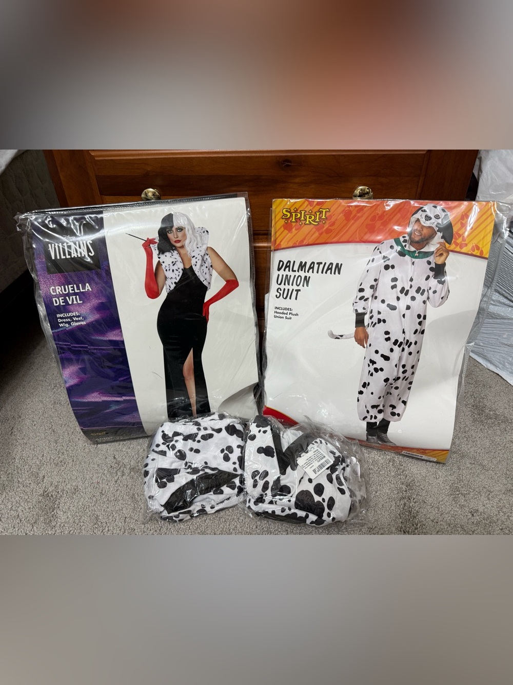 101 Dalmatian Couples Costume Bundle